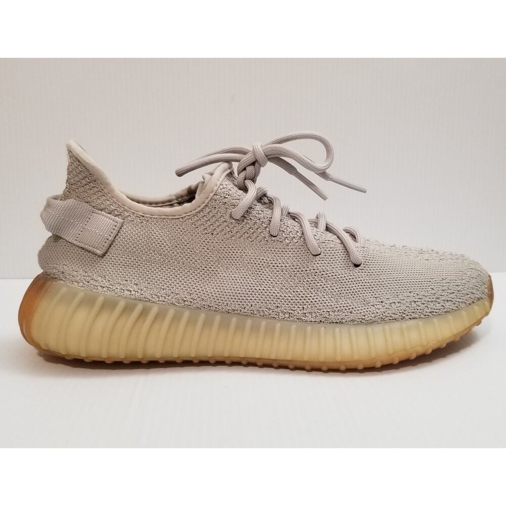 Aadidas Yeezy Boost 350 V2 Sesame Size 9.5 Sneakers F99710 Beige Tan Brow Grey